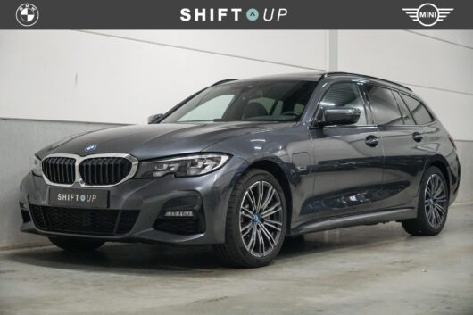 BMW 3 Serie Touring 330e – Foto