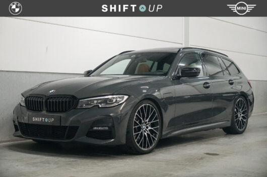 BMW 3 Serie Touring 330e – Foto
