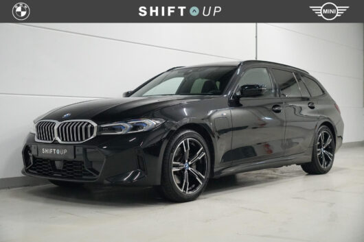 BMW 3 Serie Touring 330e xDrive – Foto