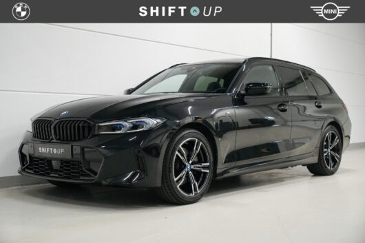 BMW 3 Serie Touring 330e xDrive – Foto