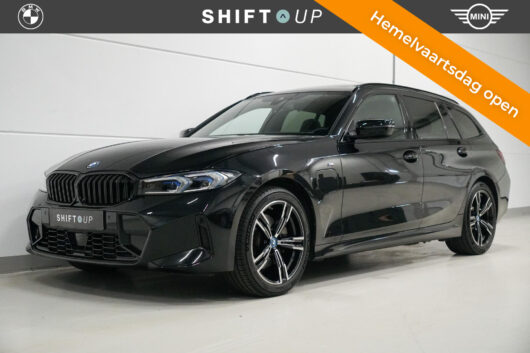 BMW 3 Serie Touring 330e xDrive – Foto