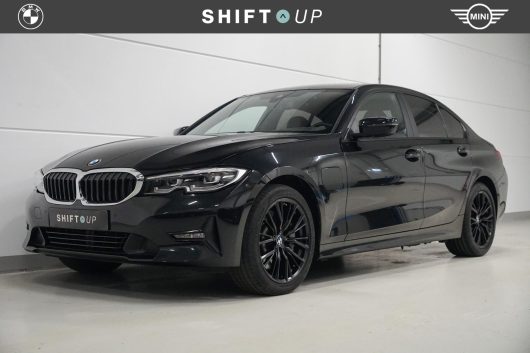 BMW 3-serie 330e eDrive Edition – Foto