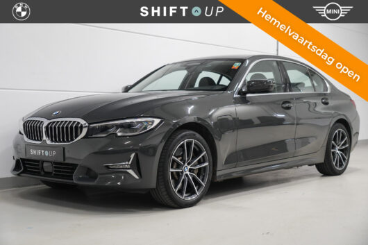 BMW 3-serie 330e – Foto