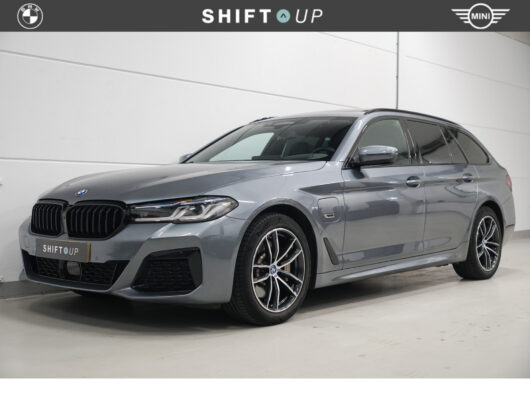BMW 5 Serie 530e Touring M-Sport | Panoramadak | CoPilot | Laser | Harman Kardon – Foto