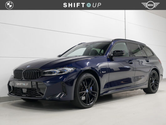 BMW 3 Serie Touring 330e xDrive M-Sport | Panoramadak | Adapt. Cruise Control – Foto