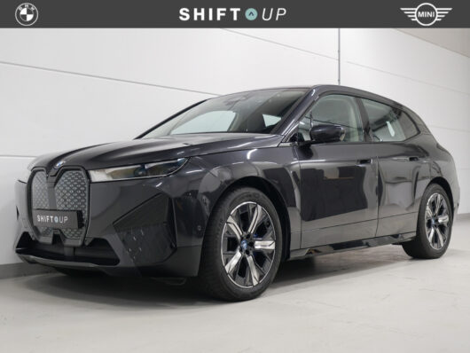 BMW iX xDrive40 77 kWh Sportpakket | Head Up | Camera – Foto