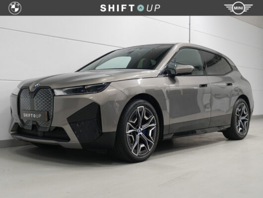 BMW iX xDrive40 Skylounge | CoPilot | Elektr. Trekhaak | Harman Kardon – Foto