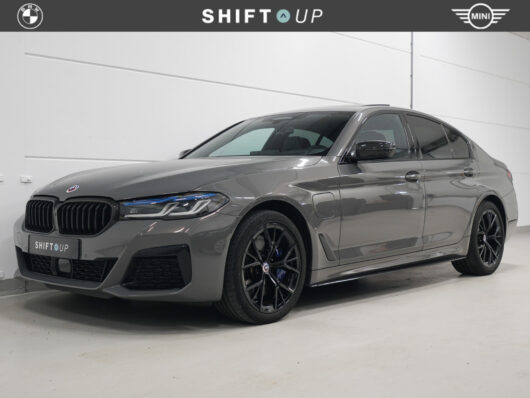 BMW 5 Serie 545e xDrive Schuifdak | CoPilot | Laser | Stoelventilatie – Foto