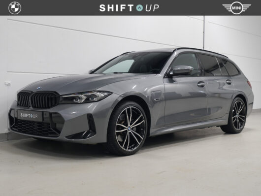 BMW 3 Serie Touring 330e xDrive M-Sport | Panoramadak | Elektr. Stoelen | Hifi – Foto